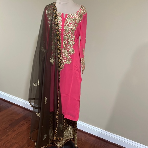 Plazo suit - Picture 1 of 4